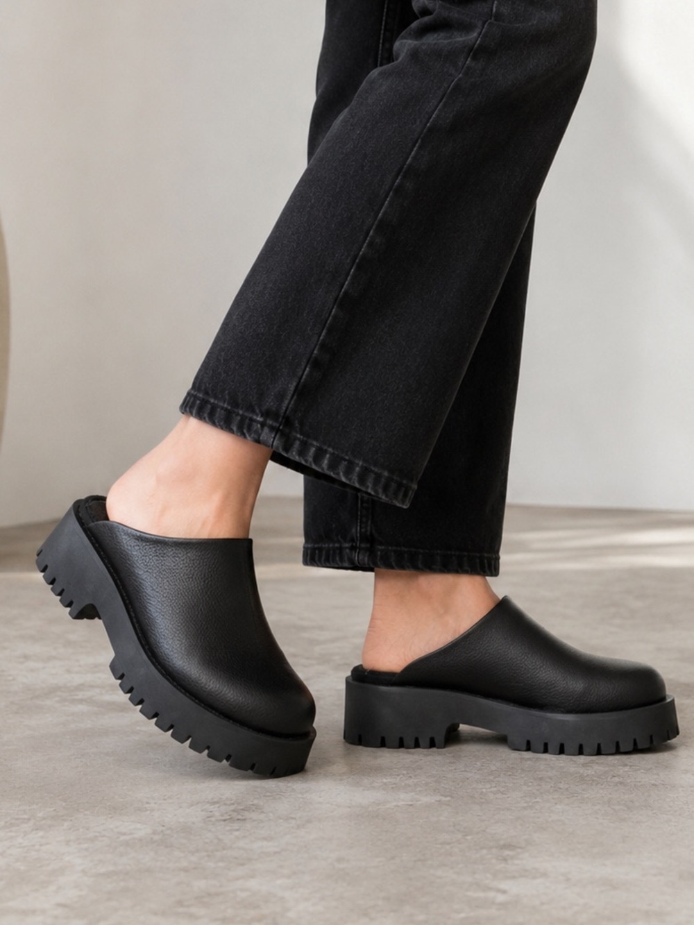 CALIA Women's Molded Flip Flops Black Platform Clog Mules Women size 10